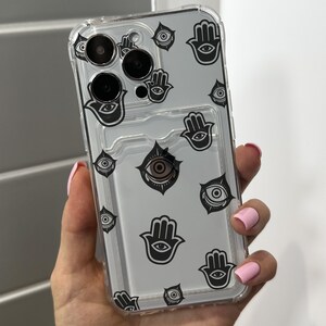 Evil Eye Schutz Kartenhalter Handyhülle für iPhone 17 15 15 14 13 12 11 11 Pro Max Mini 7 8 XR XS X Stoßfeste Handyabdeckung Benutzerdefinierter Name