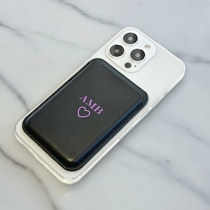 Gepersonaliseerde monogram MagSafe-portemonnee met hart Veganistische lederen MagSafe-portemonnee voor iPhone 15 14 13 12 magnetische kaarthouder aangepaste initialen
