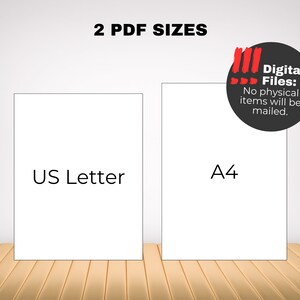 Pu&ograve; includere: Due quadrati bianchi con testo su una superficie di legno. Il testo sul quadrato a sinistra dice "US Letter". Il testo sul quadrato a destra dice "A4". Un cerchio nero con testo rosso dice "File digitali: Nessun articolo fisico verr&agrave; spedito."