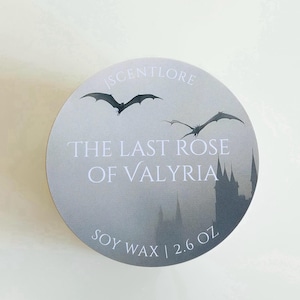 Vela House Of The Dragon | Vela de cera de soja com aroma de fumaça e rosa | Inspirada em Game of Thrones | Presente para amantes de livros | Presente para fãs de literatura | Feita à mão