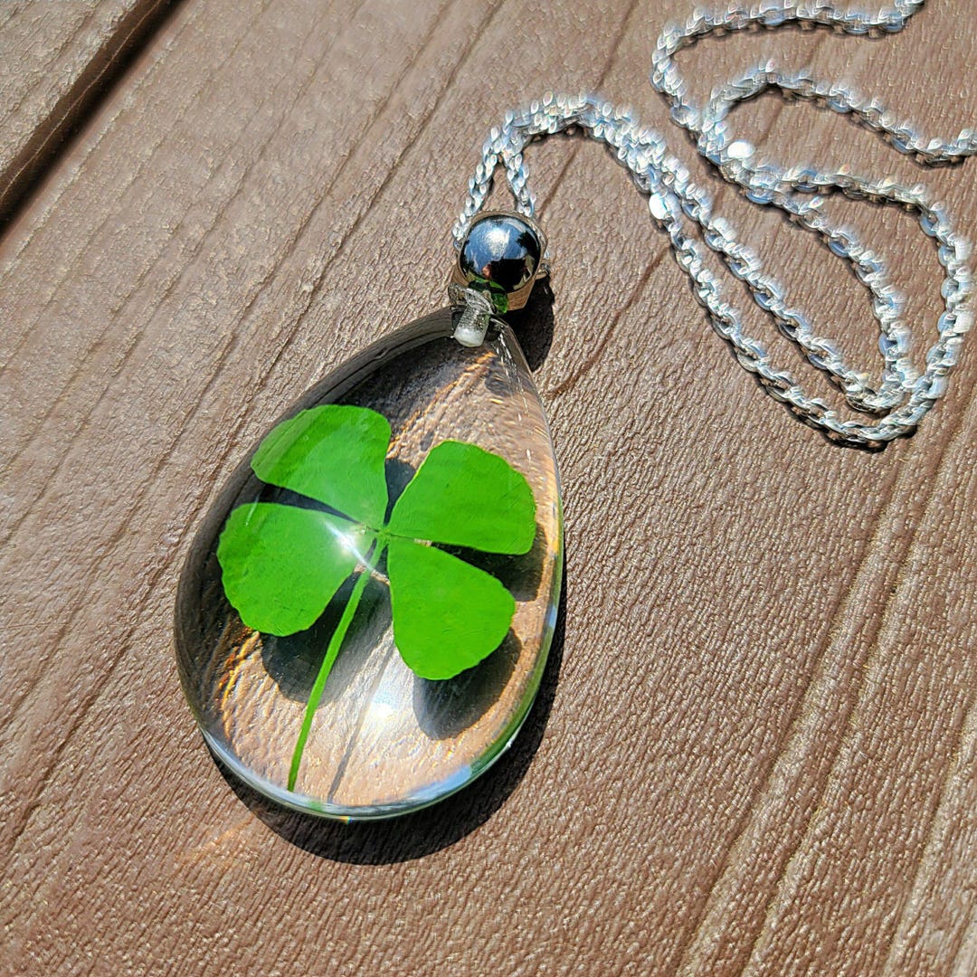 Four Leaf Clover Necklace, Real Clover in Resin Good Luck Charm - Etsy