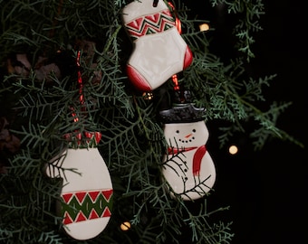 Décorations de Noël en céramique mixte | Étiquette suspendue décorative pour boîte-cadeau de fête du Nouvel An | Décorations de Noël joyeux Noël | 3 pièces