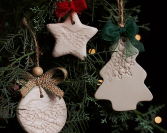 Keramik Weihnachtsbaum Anhänger | Keramik Baumschmuck | Keramik (3-er Set) | Weihnachts-Anhänger