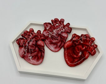 Spilla a forma di cuore anatomico, regalo per San Valentino