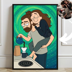 Op de afbeelding: Een ingelijste cartoonprint toont een stel, waarbij de vrouw op de rug van de man zit. De man giet koffie uit een blauwe ketel in een pour-over apparaat. De achtergrond is een wervelend groen en blauw ontwerp.
