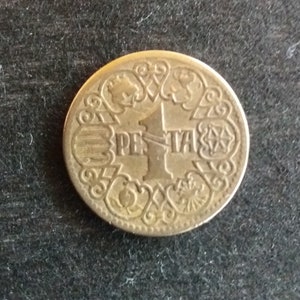 Spanish coin of Franco. 1 peseta from 1944