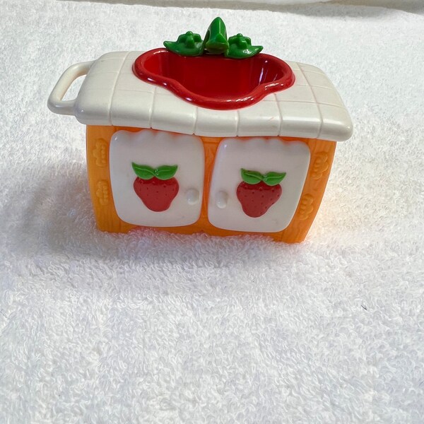 Kitchen sink  - Berry Happy Home - 1980s Strawberry Shortcake Doll