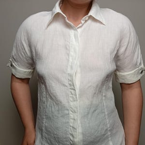 Vintage Max Mara white linen blouse/ Classic button up / Linen Italian shirt