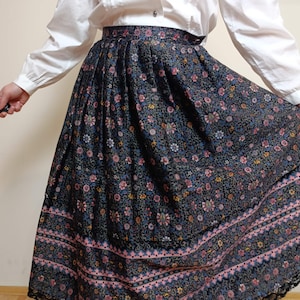 Vintage Austrian Dirndl floral puffy skirt/ Vtg folk alpen peasant cotton skirt