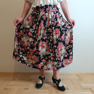 Vintage 80er Jahre Rock Laura Ashley mit Blumenmuster / vintage Cottagecore Rock, Größe 40.
