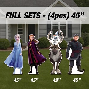 Puede incluir: Juego completo de cuatro recortes de personajes de la pel&iacute;cula Frozen. Se presentan Elsa, Anna, Olaf sobre Sven y Kristoff. Cada personaje mide aproximadamente 114 cm de alto, excepto Olaf sobre Sven, que mide 124 cm. El texto "FULL SETS - (4pcs) 45" est&aacute; en la parte superior.