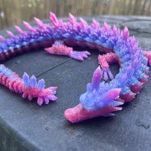 Drago di cristallo arcobaleno articolato – Giocattolo antistress stampato in 3D – Animale da scrivania Flexi Fantasy da 40 cm