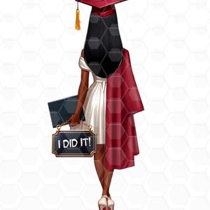 Puede incluir: Ilustración de una graduada con birrete y toga rojos, sosteniendo un diploma y un letrero que dice "I DID IT!". La graduada lleva un vestido blanco y tacones rojos. El fondo es blanco con un patrón de panal.