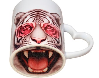 Taza de café de porcelana con estampado oculto y asa en forma de corazón de 300 ml.