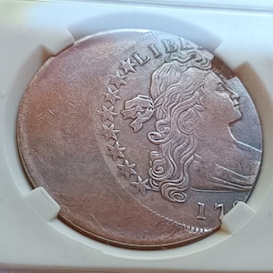 Error de acuñación de un busto drapeado en dólares, águila pequeña, 1797, reproducción en EE. UU., réplica numismática rara