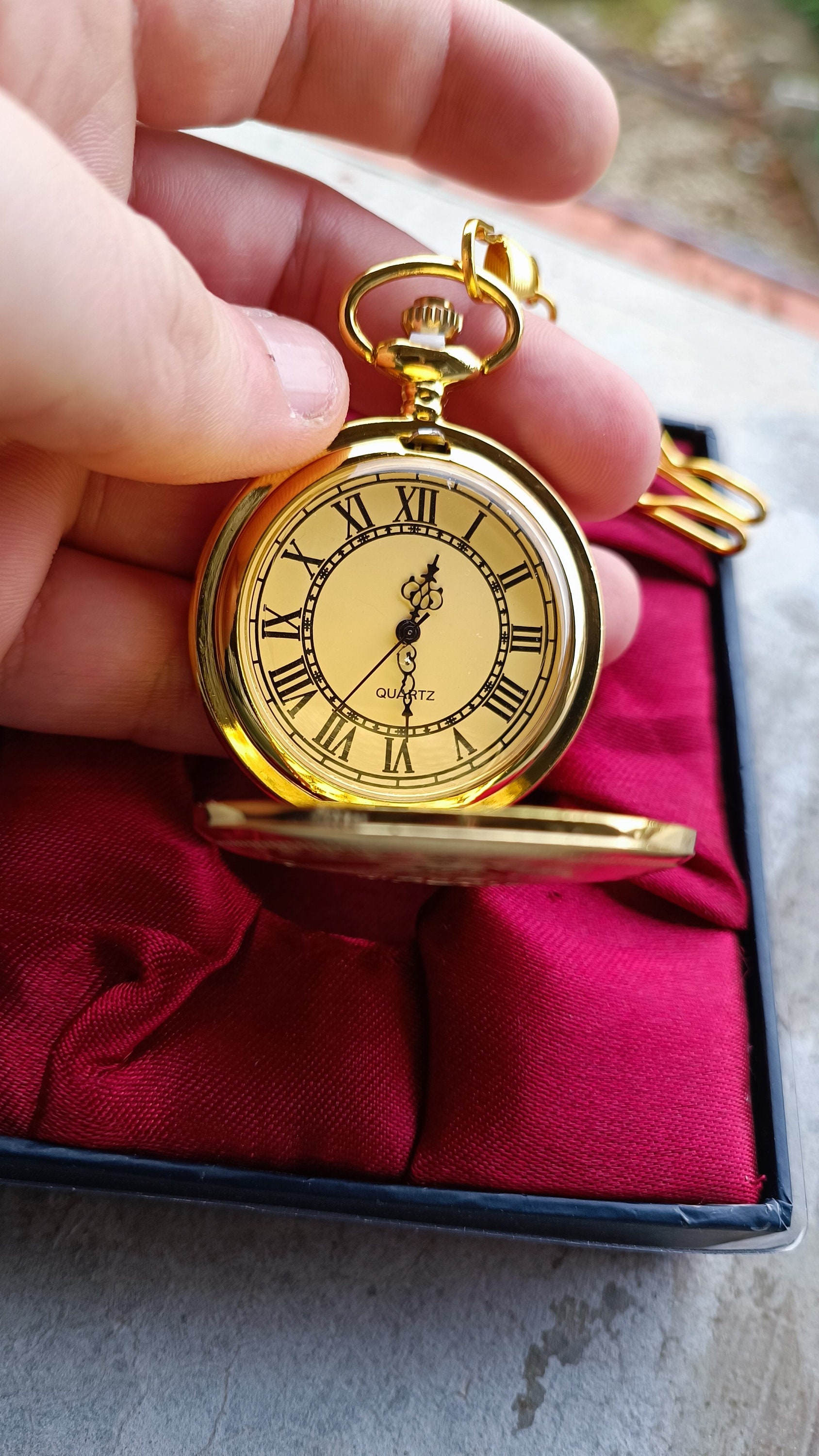 Gold pocket watch with chain hotsell