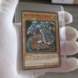 Carte Yu-Gi-Oh Le Dragon Blanc aux Yeux Bleus de 1996 Reproduction Réplique collection Rare
