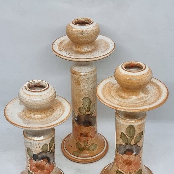 Vintage jaren 1970 set van 3 LA Poterie PROVENCE, Frankrijk keramische kandelaars. Zeldzame vondst