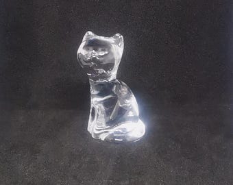 Vintage Crystal Glass figurine: Sitting Cat, 1970s. Rare find, collectible and unusual.