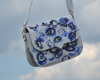 Bag with blues kisses and eyes