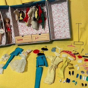 New - Barbie Doll and Fashion Set, Clothes with Closet Accessories