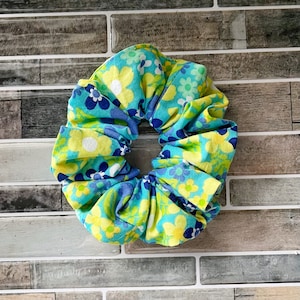 Bright Flowers Scrunchie, Blue Scrunchie, Yellow Flowers, Green Flowers, Blue Flowers, Flower Hair Accessories, Colorful Hair Accessories