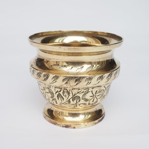 Vintage Indian Etched Brass Vase | Antique Brass Plant pot | Elegant Planter | Vintage Indoor Garden Décor | Classy Flower Pot
