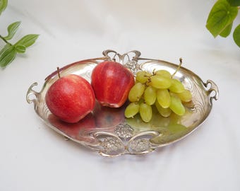 見事なフランスのヴィンテージ装飾の打ち出し銀金属フルーツトレイ