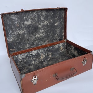 Maleta de cartón de polipiel vintage / Inglaterra / Maleta retro / Maleta vieja en mal estado / Decoración vintage del hogar