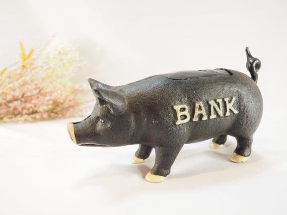 Seltene Vintage Replik Bismark Sparschwein | Alte Gusseisen Spardose | Kinder-Sparschwein mit gefedertem Schwanz | Gusseisen Deutsche Bank