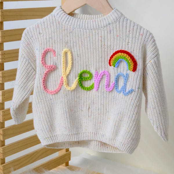 Hand bestickter Regenbogen Pullover, Regenbogen Baby Pullover, Kleinkind Weltraum Planet Pullover, Benutzerdefinierter Name Babygeschenk, Weltraum Baby Pullover