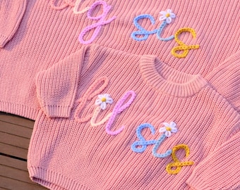 Suéter para hermana mayor, jersey para niños, regalo de cumpleaños personalizado para niños pequeños, sudadera tejida para niños pequeños, regalo de cumpleaños, suéter bordado a mano