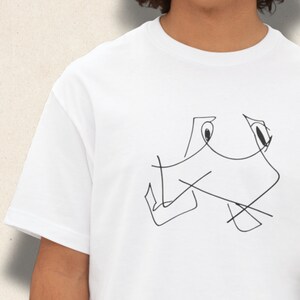 T-shirt blanc motif SORA noir, oversize, unisexe, unique et confortable, cadeau artistique et tendance.