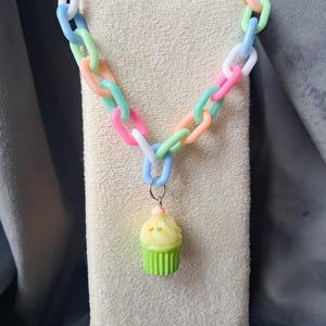 Kawaii Cupcake Bettelarmband, Pastel Candy Kette, Fairy Kei Schmuck