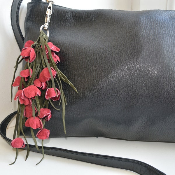 Charm de sac fleur en cuir véritable de Tchouvache, breloque de sac à main, breloques de sac à main en cuir rouge, porte-clé fleur en cuir avec roses, breloque de sac à main en cuir