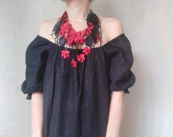 Collier décoratif fleur en cuir rouge : bijoux plastron floraux faits main pour femme, cadeau d'anniversaire bohème audacieux