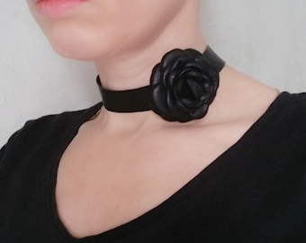 Choker leather with rose,Choker leather with flower,A wide choker for her,necklace with rose,necklace as a gift,necklace with black rose