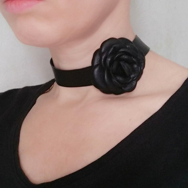 Choker leather with rose,Choker leather with flower,A wide choker for her,necklace with rose,necklace as a gift,necklace with black rose