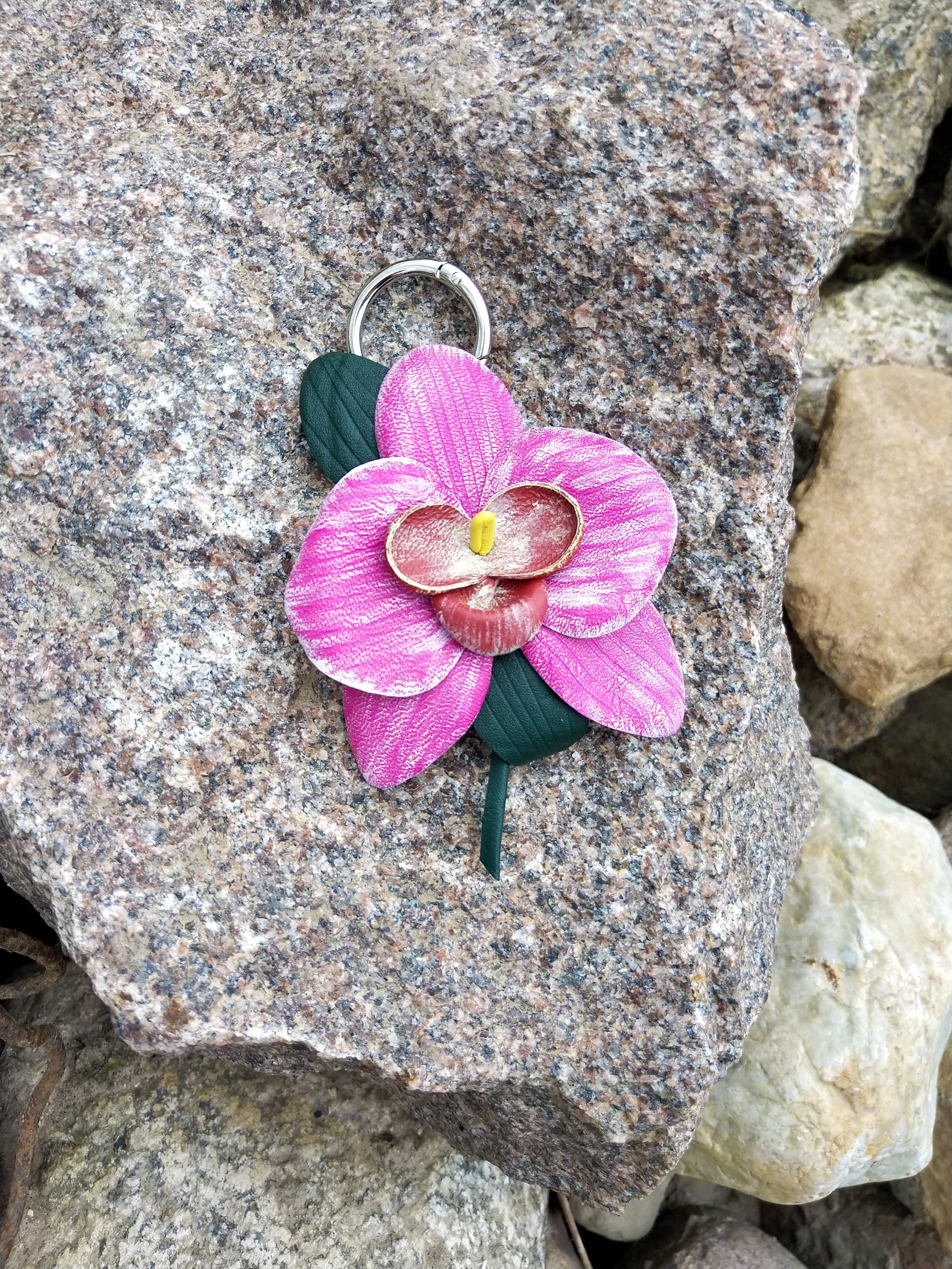 Kaya ♦︎14kgfトロレアイトフラワーカービングチャーム Kaya ♦︎14kgfトロレアイトフラワーカービングチャーム Kaya