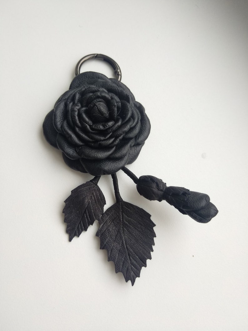 Black leather rosehip flower, Keychain with roses,Black Leather Purse Charm ,Black Rose Leather Flower Keychain Bag Charm, gift for her zdjęcie 7