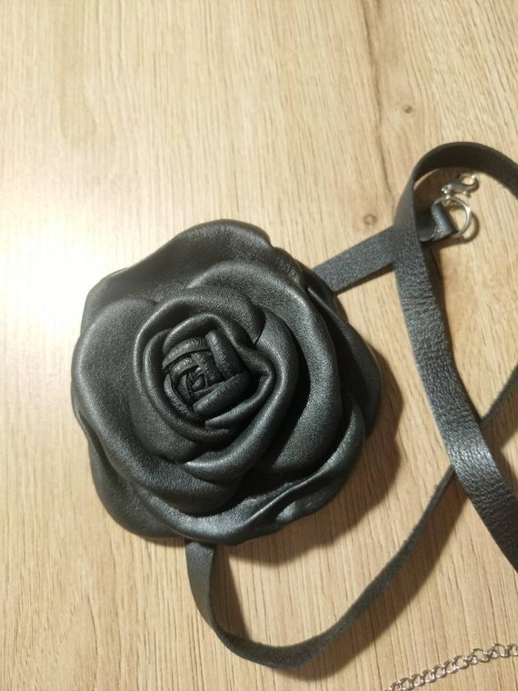 ★PEARLY MORE★ Black Rose Leather String Necklace Amazon.com: Xerling Elegant Flower Choker Necklace Black