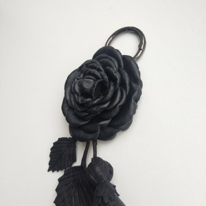 Black leather rosehip flower, Keychain with roses,Black Leather Purse Charm ,Black Rose Leather Flower Keychain Bag Charm, gift for her zdjęcie 9