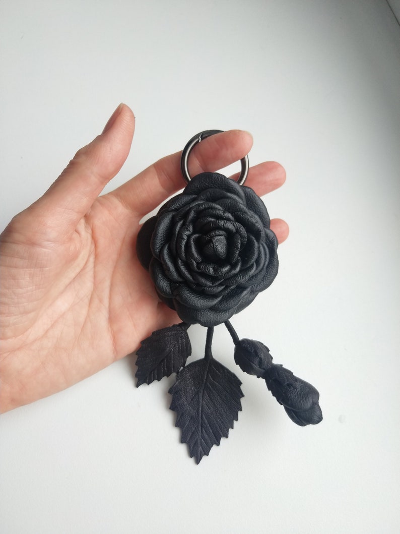 Black leather rosehip flower, Keychain with roses,Black Leather Purse Charm ,Black Rose Leather Flower Keychain Bag Charm, gift for her zdjęcie 2