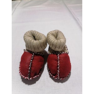 Leather Moccasins, Baby Booties, Baby Moccasins, Infant Booties, Crochet Baby Booties, Baby Slippers, Lambskin Shoes For Babies and Toddlers Red