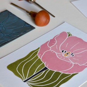 Impression d'art tulipe en fleurs linogravure | Art mural lino romantique fleur printanière rose tulipe / impression d'art A5 ou A4 sur papier coton / art linogravure tulipe