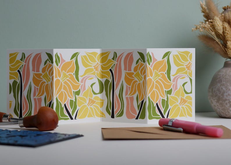 Daffodil Garland Flower Card (March Spring Birth Flower) | Single Card & Envelope imagem 2