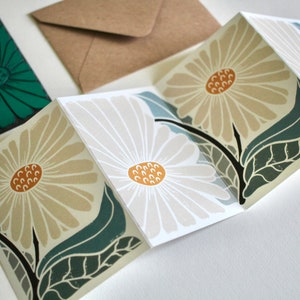 Carte fleur marguerite linogravure - carte concertina simple avec enveloppe / carte marguerites impression lino / carte de voeux pliée marguerite fleur naissance avril