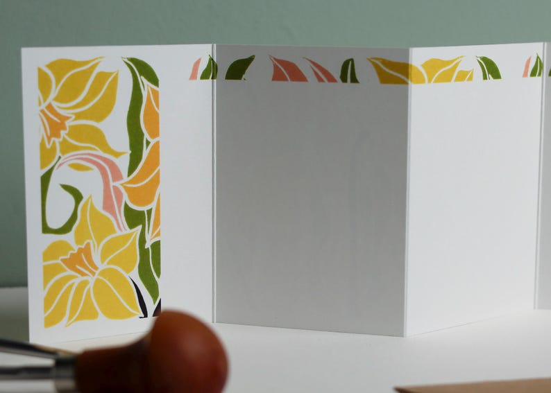 Daffodil Garland Flower Card (March Spring Birth Flower) | Single Card & Envelope imagem 6