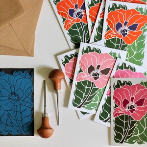 Coquelicots sauvages en rose | Ensemble de 8 cartes pour lettres et enveloppes, motif linogravure de fleurs sauvages, cartes vierges de fleurs d'été, cartes de coquelicots colorés