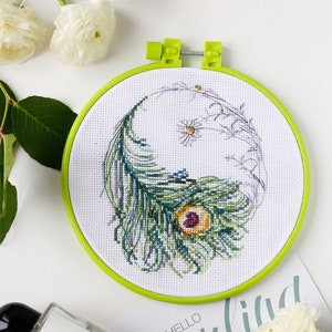 ホワイト 抱っこ紐 孔雀の目刺繍 ホワイト 抱っこ紐 孔雀の目刺繍